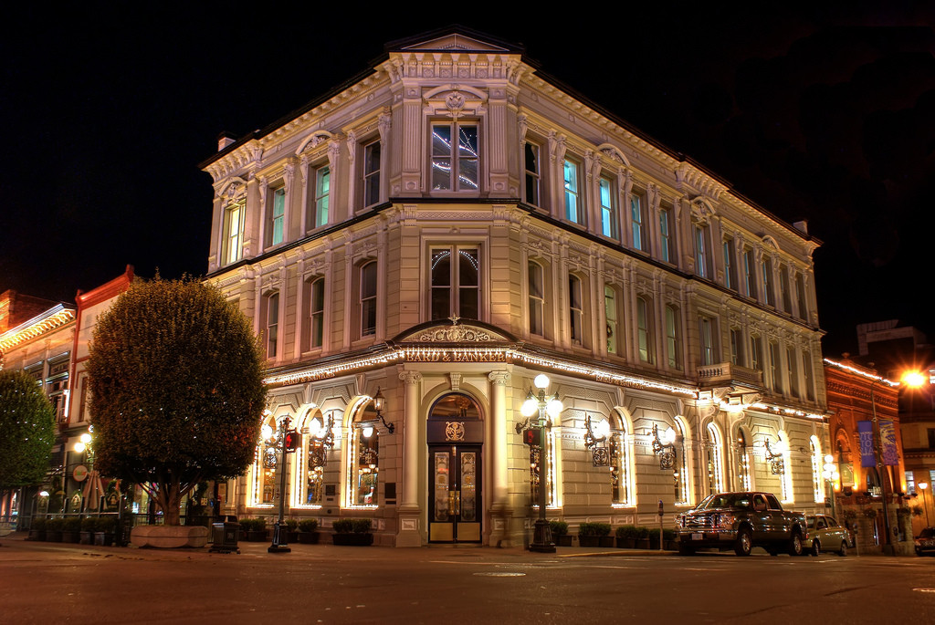 Bard & Banker Pub - Outside
